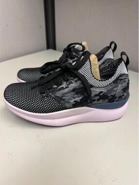 MOSHN Alegria Women's Pulse Walking Shoes Multi Size 6 Med Width